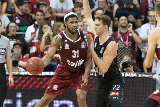 谁更烂？电讯报对比滕哈格和内维尔近28场执教战绩